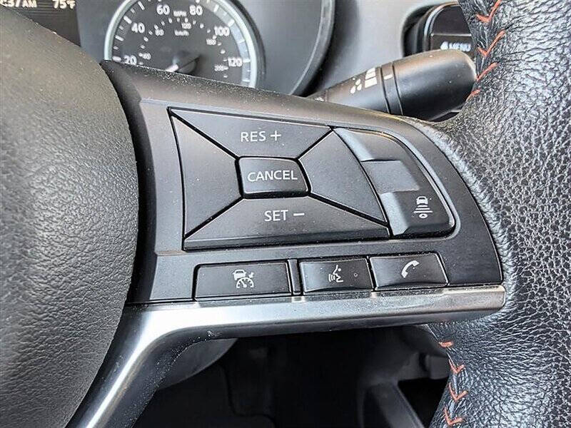 2025 Nissan Versa SR