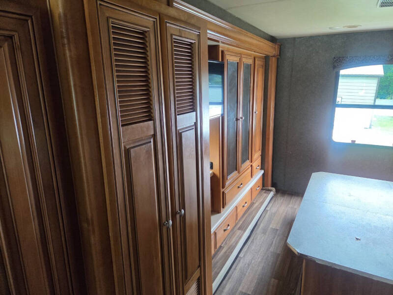 2017 Thor Motor Coach MIRAMAR 35.2