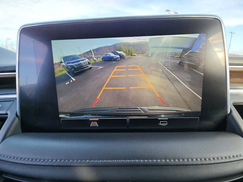 2022 GMC Yukon XL SLE