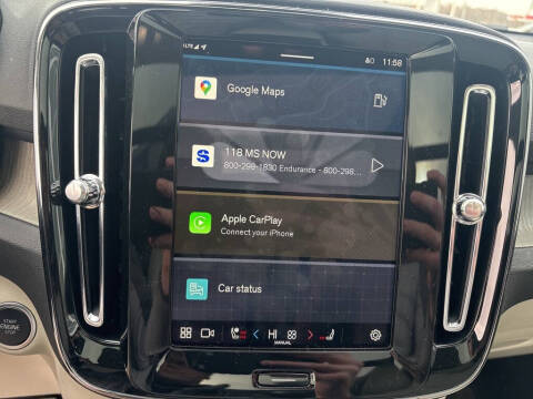 2025 Volvo XC40 B5 Plus Dark Theme