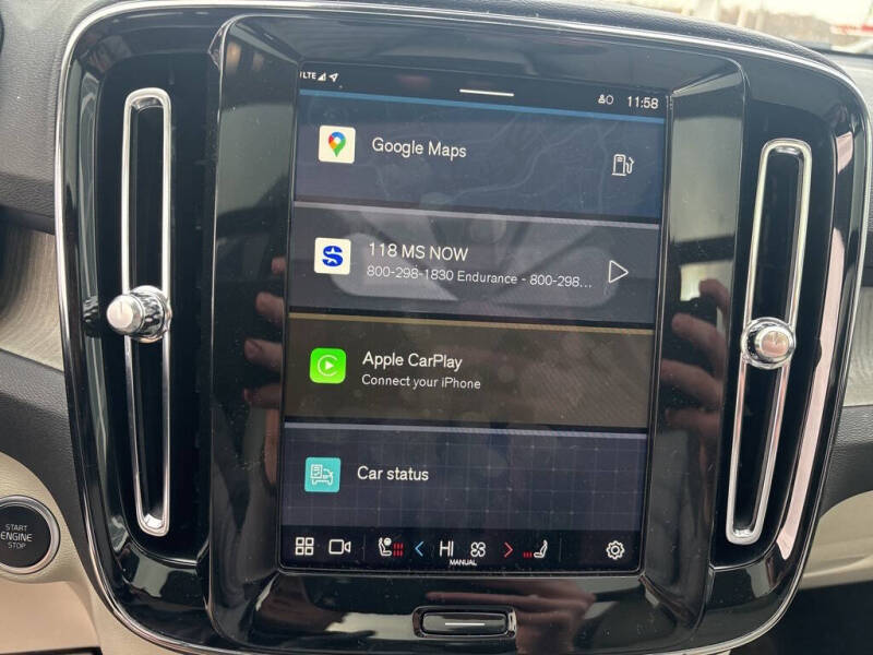 2025 Volvo XC40 B5 Plus Dark Theme