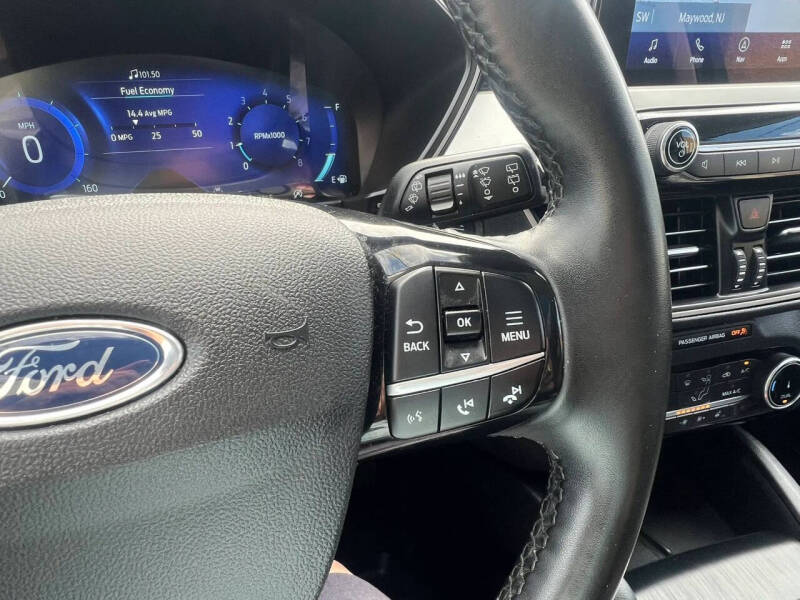 2022 Ford Escape SEL