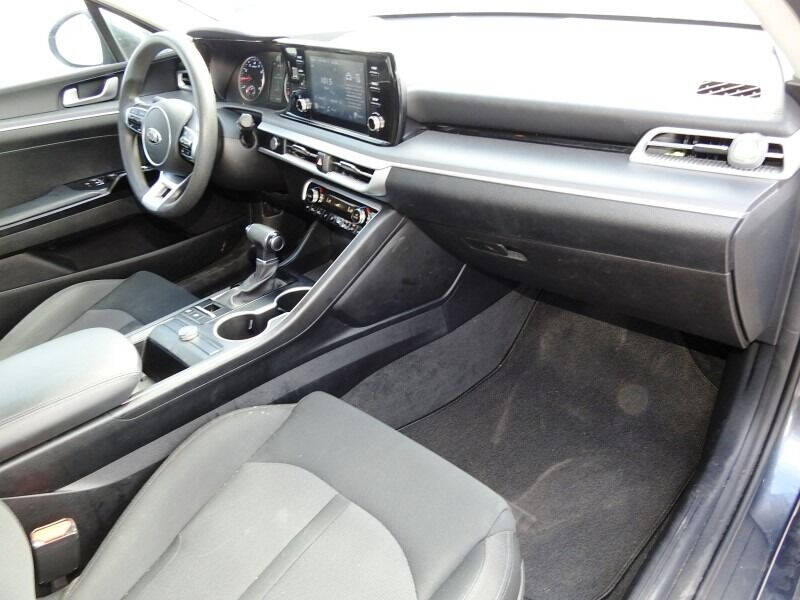 2021 Kia K5  - $21,900