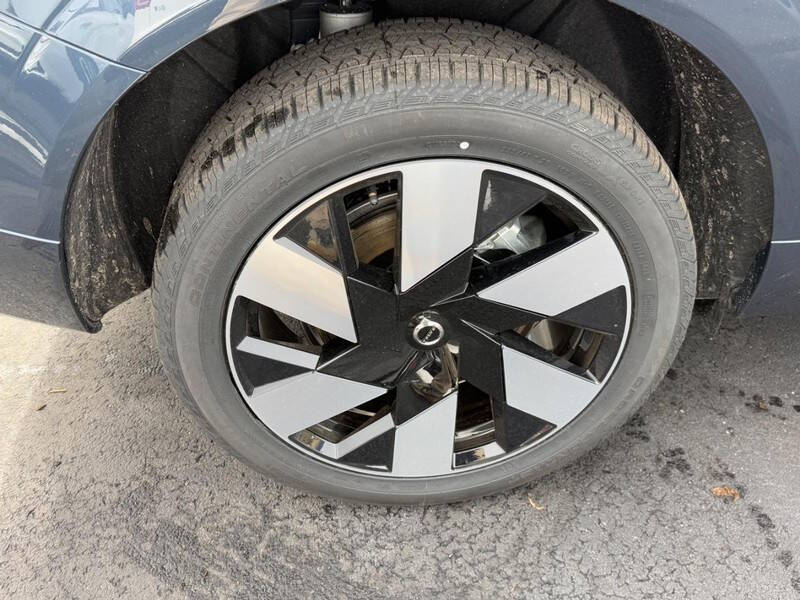 2025 Volvo XC60 T8 Plus Dark Theme