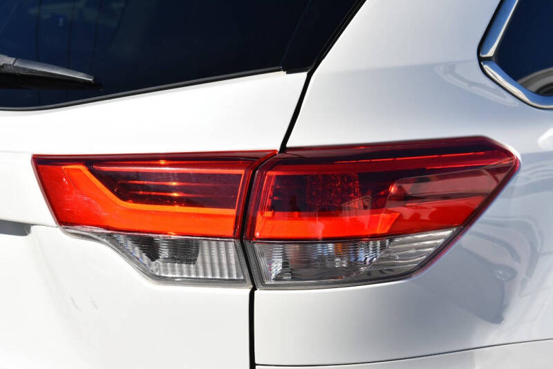 2017 Toyota Highlander LE