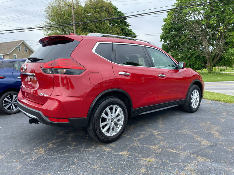 2017 Nissan Rogue SV photo 6