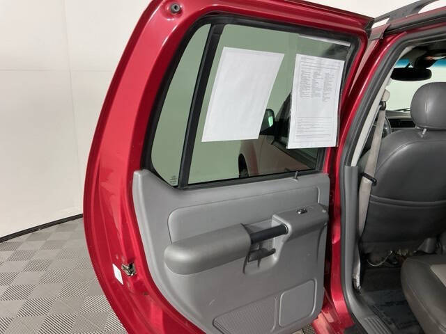 2004 Ford Explorer Sport Trac XLS