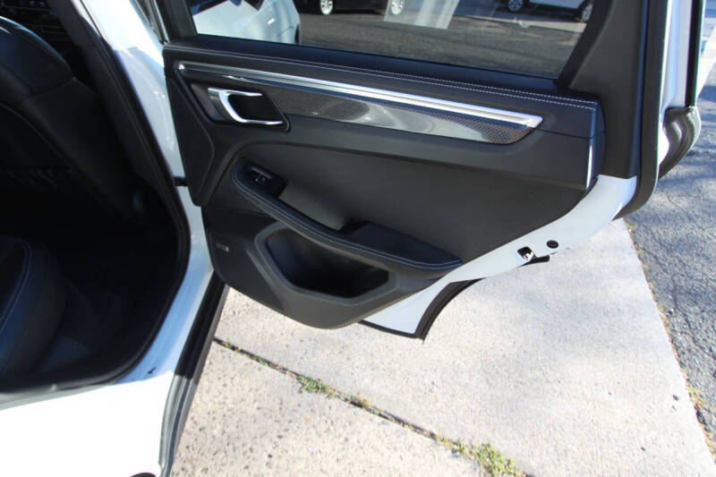 2023 Porsche Macan GTS