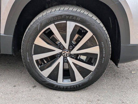 2023 Volkswagen Taos SE