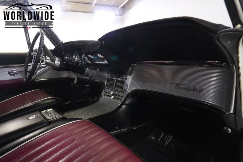 1962 Ford Thunderbird