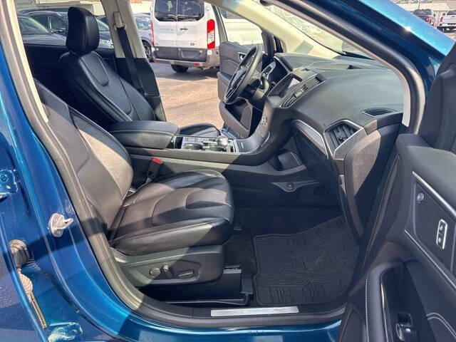 2020 Ford Edge Titanium