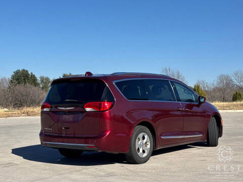 2017 Chrysler Pacifica Touring-L Plus