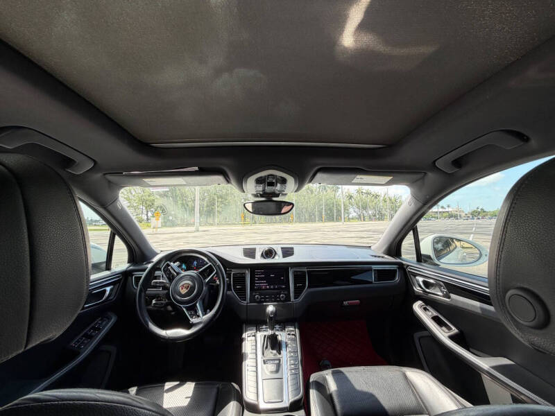 2017 Porsche Macan