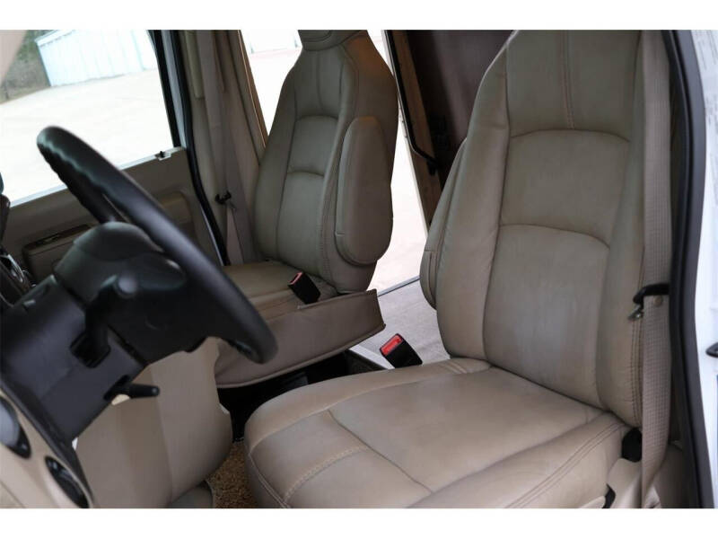 2017 Thor Motor Coach Chateau