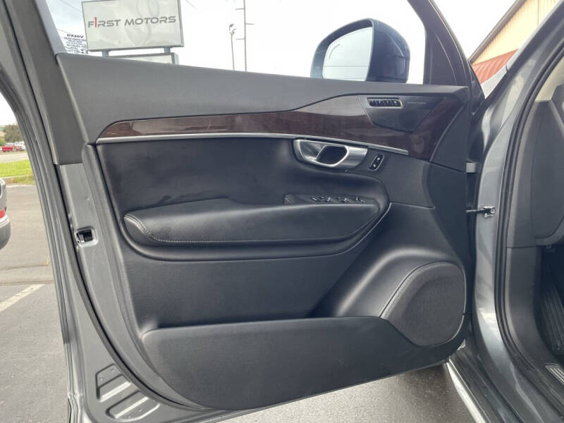 2019 Volvo XC90 T5 Momentum