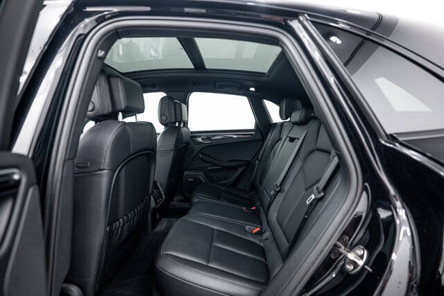 2023 Porsche Macan T