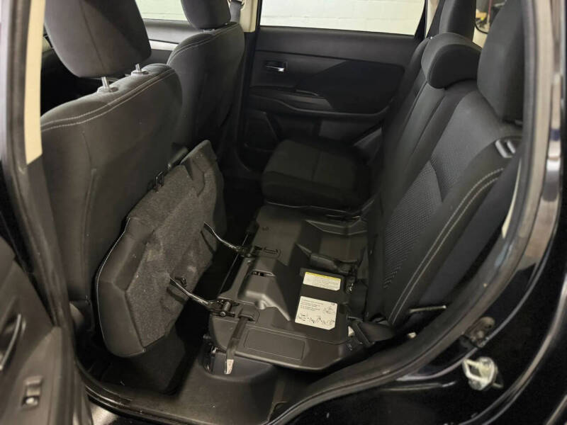 2017 Mitsubishi Outlander ES