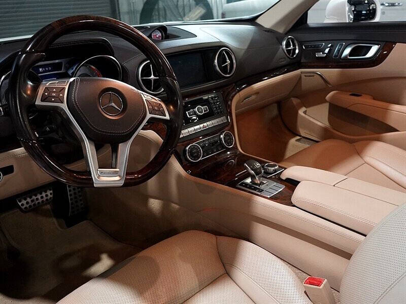 2015 Mercedes-Benz SL-Class 34