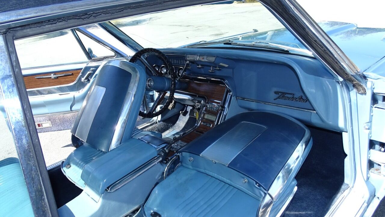 1965 Ford Thunderbird 31