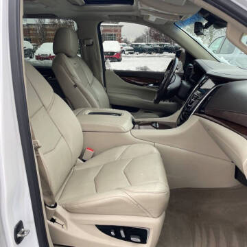 2017 Cadillac Escalade ESV Luxury