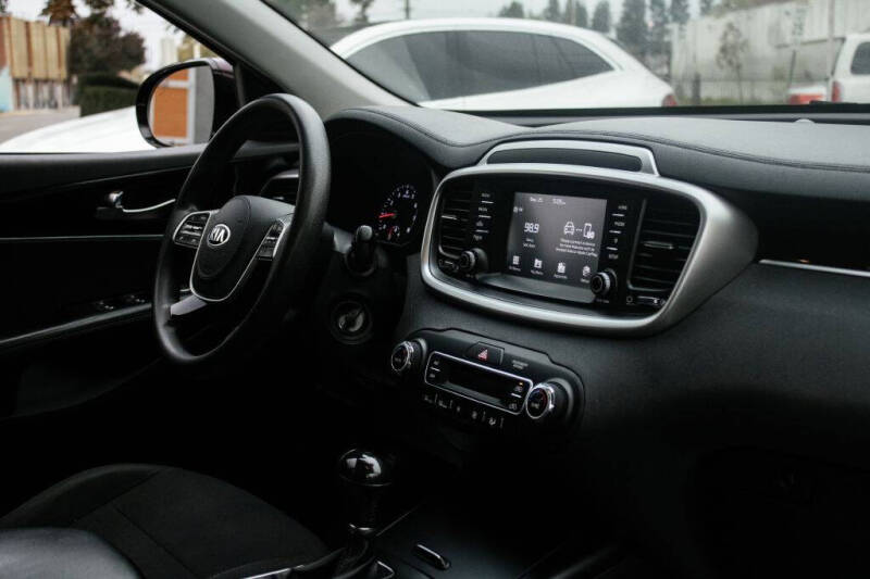 2019 Kia Sorento LX V6