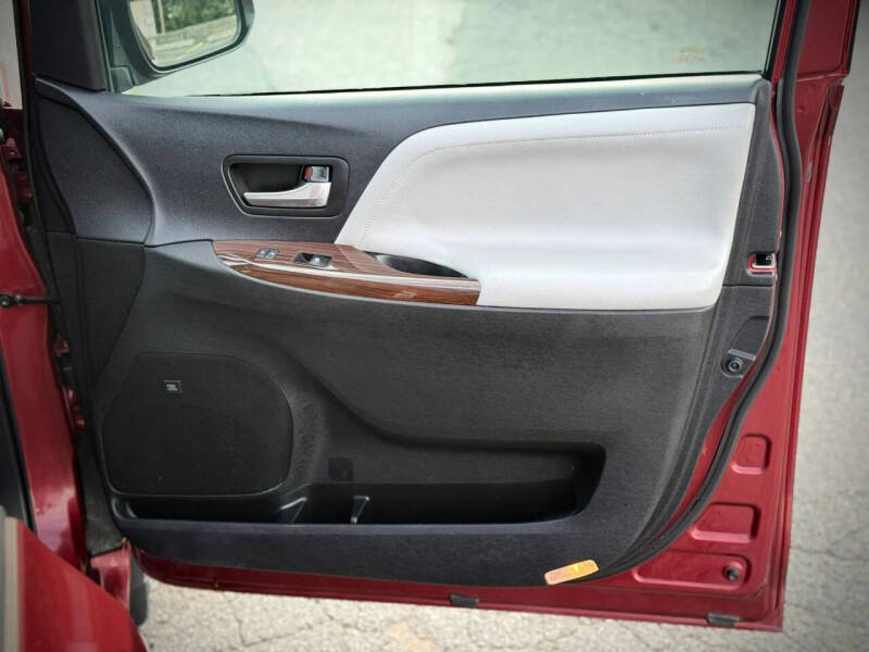 2017 Toyota Sienna