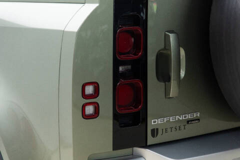 2021 Land Rover Defender 110 SE