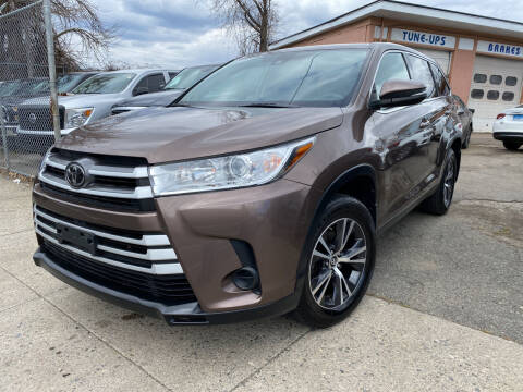 2019 Toyota Highlander for sale at Seaview Motors and Repair LLC in Bridgeport CT