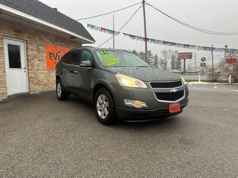 Used 2011 Chevrolet Traverse 1LT with VIN 1GNKVGED1BJ179653 for sale in Austintown, OH