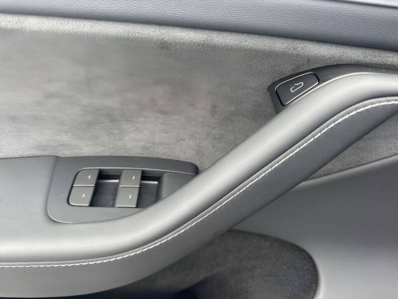 2024 Tesla Model Y Performance