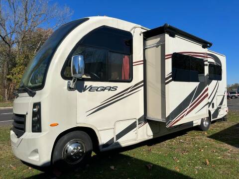 2014 Thor Industries VEGAS 24.1 V10 for sale at Bucks Autosales LLC in Levittown PA