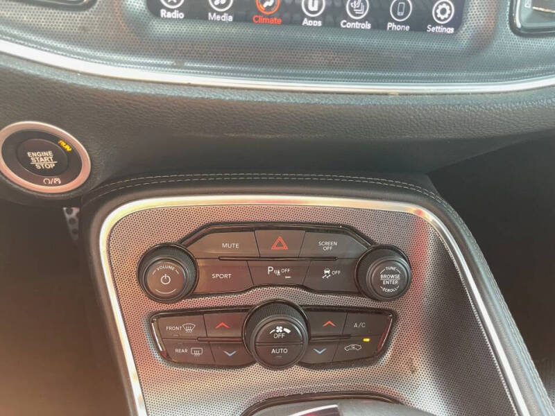 2017 Dodge Challenger SXT