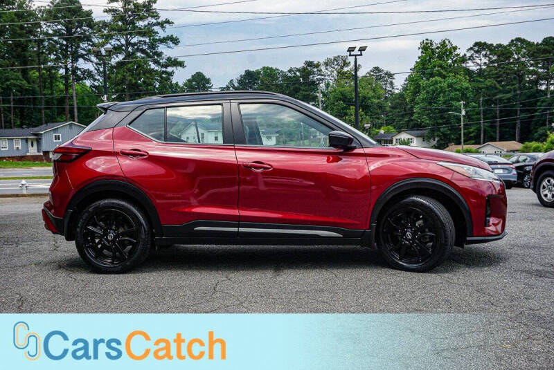 2022 Nissan Kicks SR