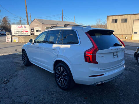 2020 Volvo XC90 T6 Momentum 6-Passenger