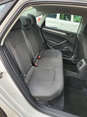 2013 Volkswagen Passat S PZEV