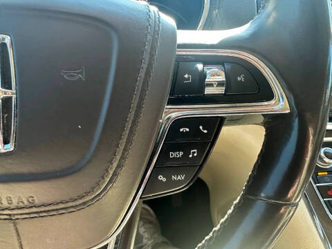 2017 Lincoln Continental Select