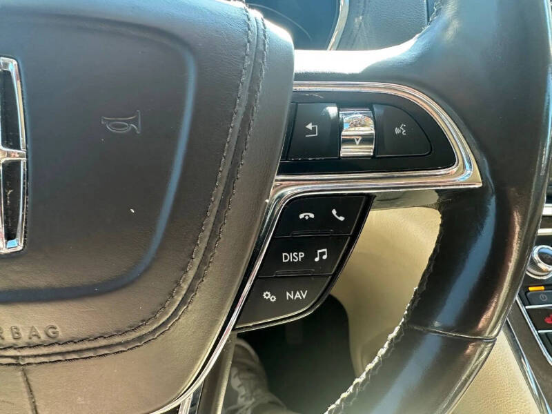 2017 Lincoln Continental Select