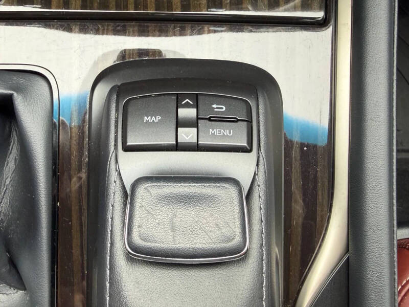 2020 Lexus LX 570 Three-Row