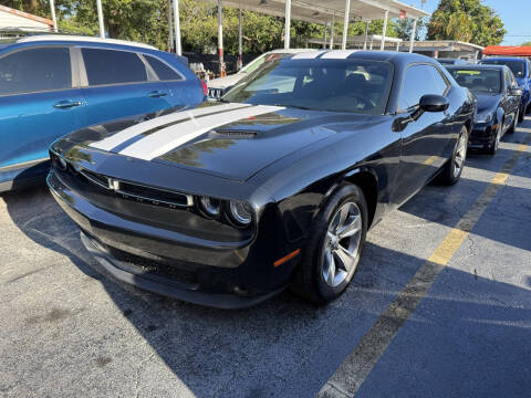 2016 Dodge Challenger SXT Plus