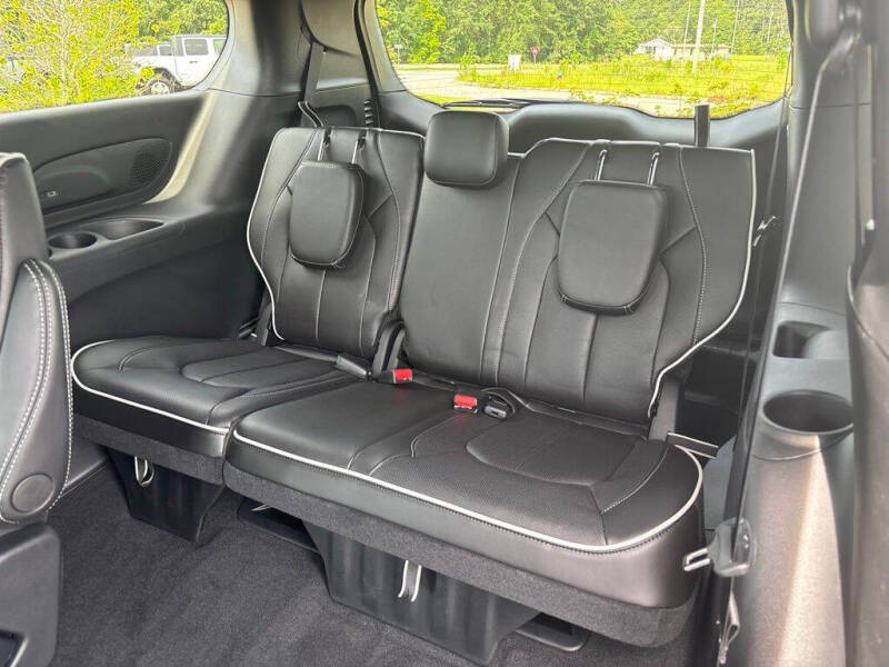 2027 Chrysler Pacifica Limited