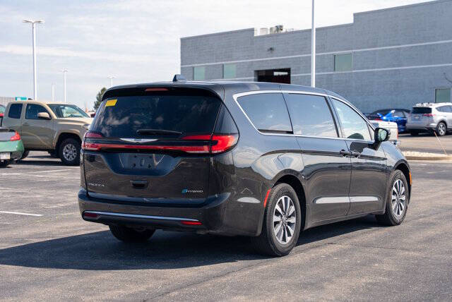 2022 Chrysler Pacifica Hybrid Touring L