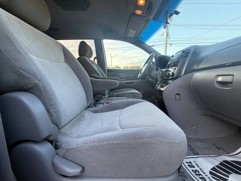 2009 Toyota Sienna CE 7-Passenger