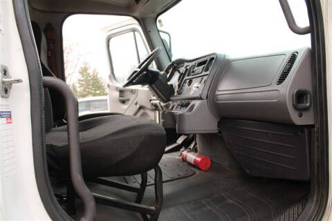 2013 Freightliner M2 106