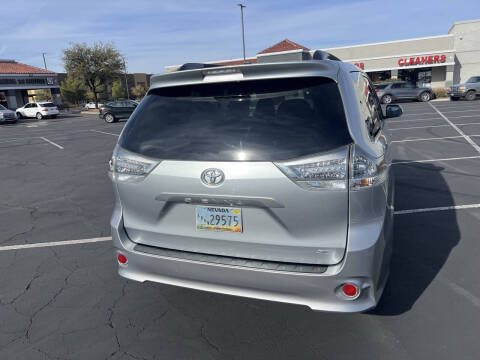 2016 Toyota Sienna SE Premium 8-Passenger