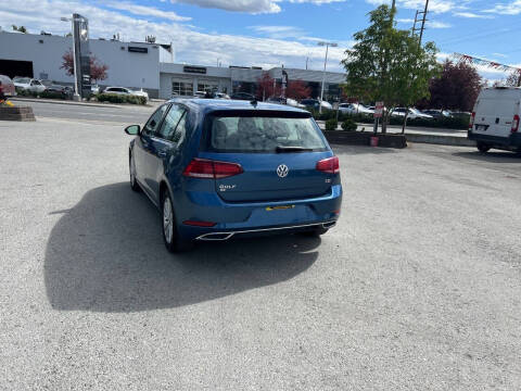2018 Volkswagen Golf TSI SE