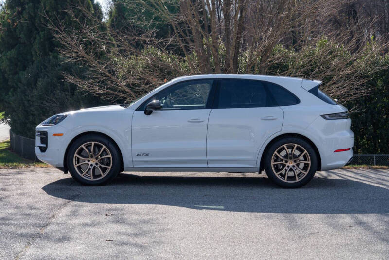 2025 Porsche Cayenne GTS