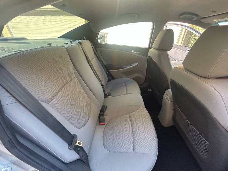 2013 Hyundai Accent GLS