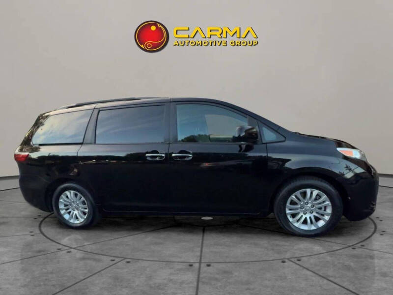 2017 Toyota Sienna XLE Premium 8-Passenger