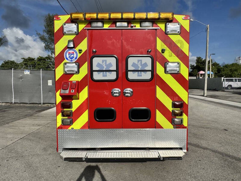 2016 Freightliner M2 106