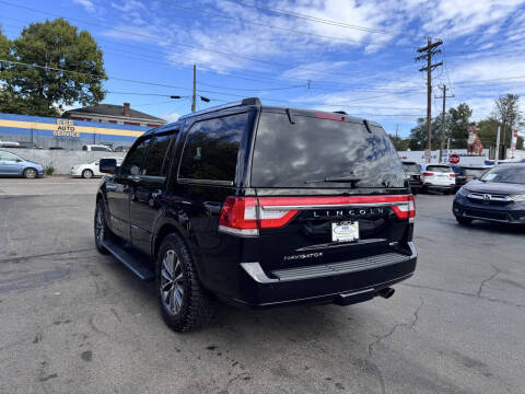 2016 Lincoln Navigator Select